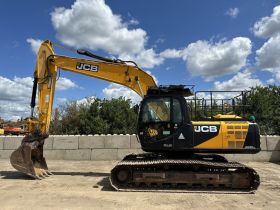 Image of a used JCB JS220 LC