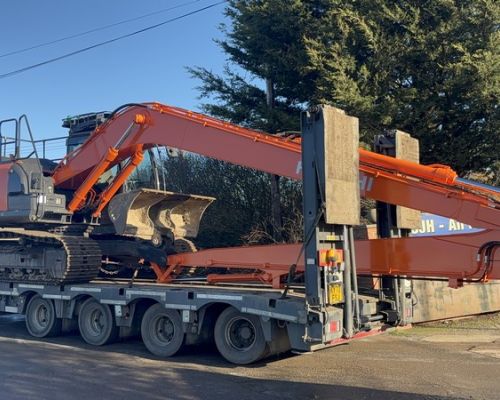 Hitachi ZX210 long reach sold to customers in the UK