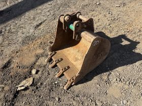 Image of a used Bucket 25mm (1.5-3Ton excavators) 24 Inch