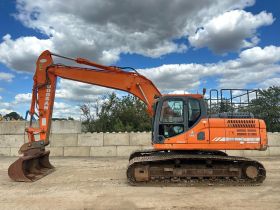 Image of a used Doosan DX225LC -3