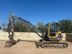 Image of a used Volvo ECR88 8m High reach With rotating selector grab
