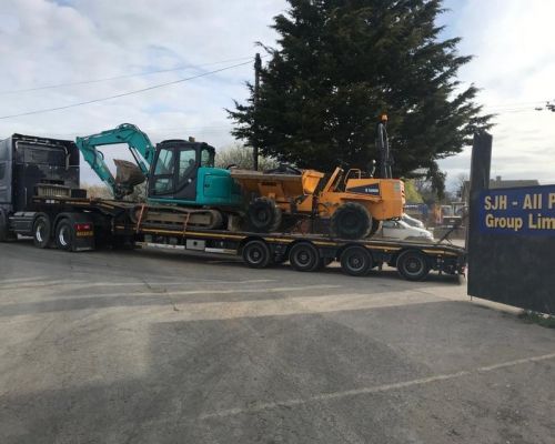 KOBELCO SK85 & THWAITES 6T SWIVEL SOLD TO UK