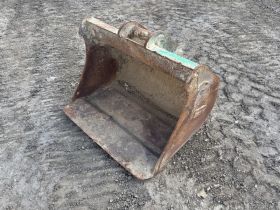 Image of a used Bucket 3ft (10-16ton Excavators) 36 Inch