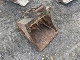 Image of a used Bucket 45mm Pin ( 5 - 8 Ton Excavator) 24 Inch