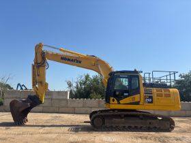 Image of a used Komatsu PC210LC-10