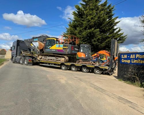 VOLVO EC220 AND KUBOTA KX91 SOLD TO UK