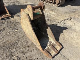 Image of a used Bucket 80mm Pin (18 - 26 Ton Excavator) 24 Inch