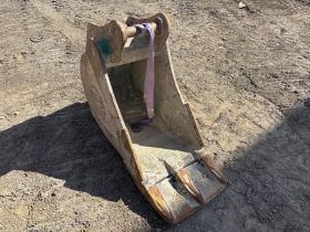 Image of a used Bucket 65mm Pin (12 - 16 Ton Excavator) 24 Inch