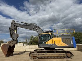 Image of a used Volvo EC380EL