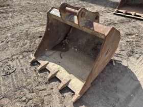 Image of a used Bucket 65mm Pin (12 - 16 Ton Excavator) 48 Inch