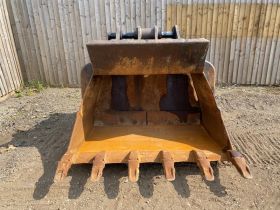 Image of a used Bucket 80mm Pin (18 - 26 Ton Excavator)