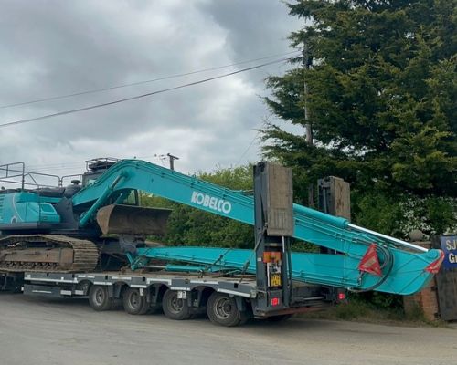 KOBELCO SK300 LONG REACH SOLD TO THE UK