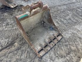 Image of a used Bucket 3ft (10-16ton Excavators) 36 Inch