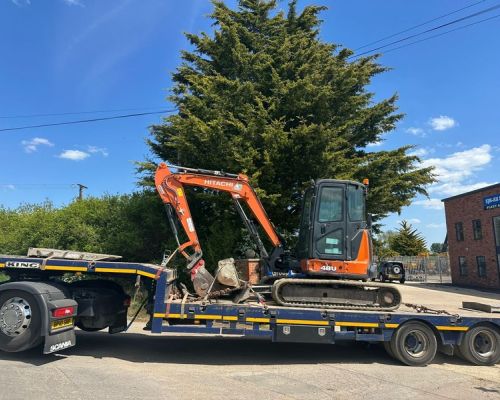 HITACHI ZX48 WITH ONE ADDITIONAL BUCKET SOLD TO THE UK