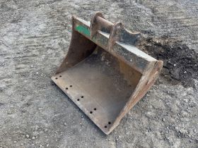 Image of a used Bucket 45mm Pin ( 5 - 8 Ton Excavator) 30 Inches