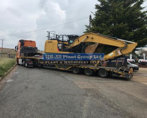 2x CAT320EL SOLD TO HOLLAND