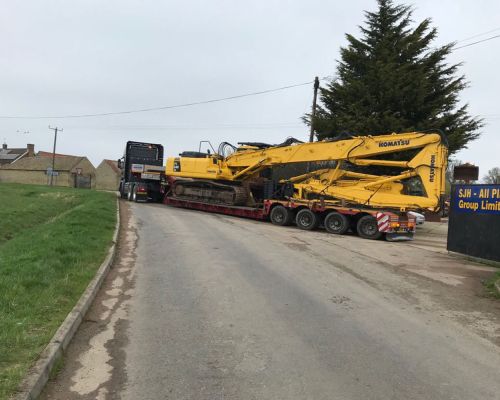 KOMATSU PC340LC HIGH REACH DEMO SOLD TO UK