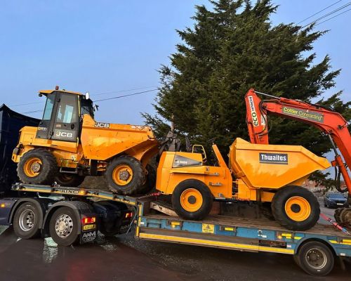 JCB 9TON CABBED DUMPER AND THWAITES 10TON DUMPER SOLD TO THE UK.