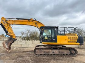 Image of a used JCB JS330 LC
