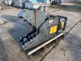 Image of a used Mustang RH24 Rotating Pulversier / Crusher (20-26 Ton Excavator)