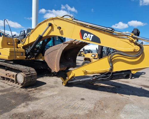 CAT 320DL SOLD TO CHAD