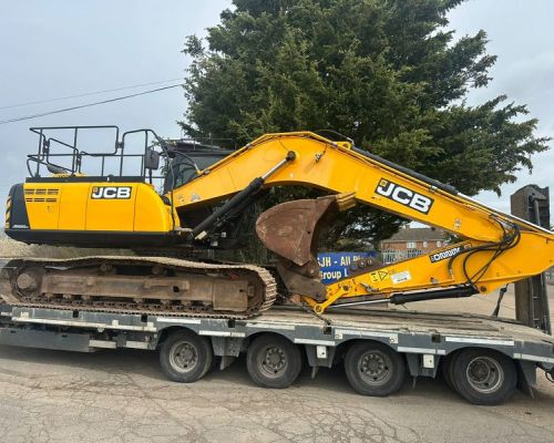 JCB JS220 SOLD TO JAMAICA