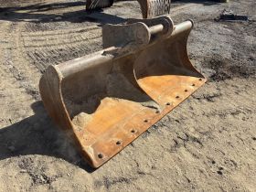 Image of a used Bucket 80mm Pin (18 - 26 Ton Excavator) 84 Inch