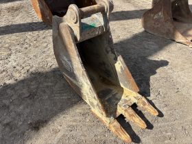 Image of a used Bucket 80mm Pin (18 - 26 Ton Excavator) 24 Inch