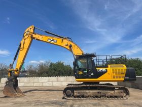 Image of a used JCB JS330 LC
