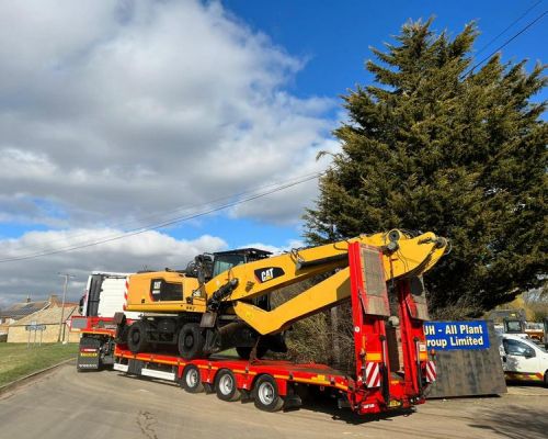 CAT MH3024 SOLD TO ITALY