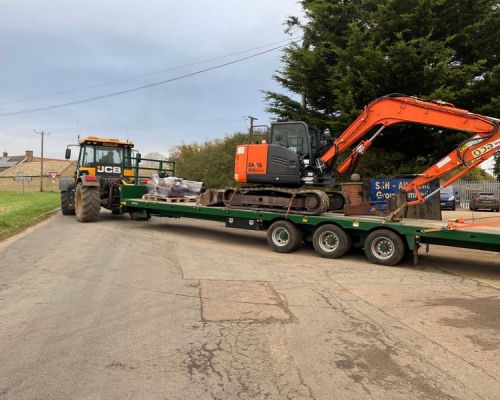 HITACHI ZX85 AND STELCO BREAKER SOLD TO THE UK