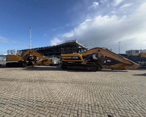 JCB 220X AND JCB JS220 SOLD TO JAMAICA